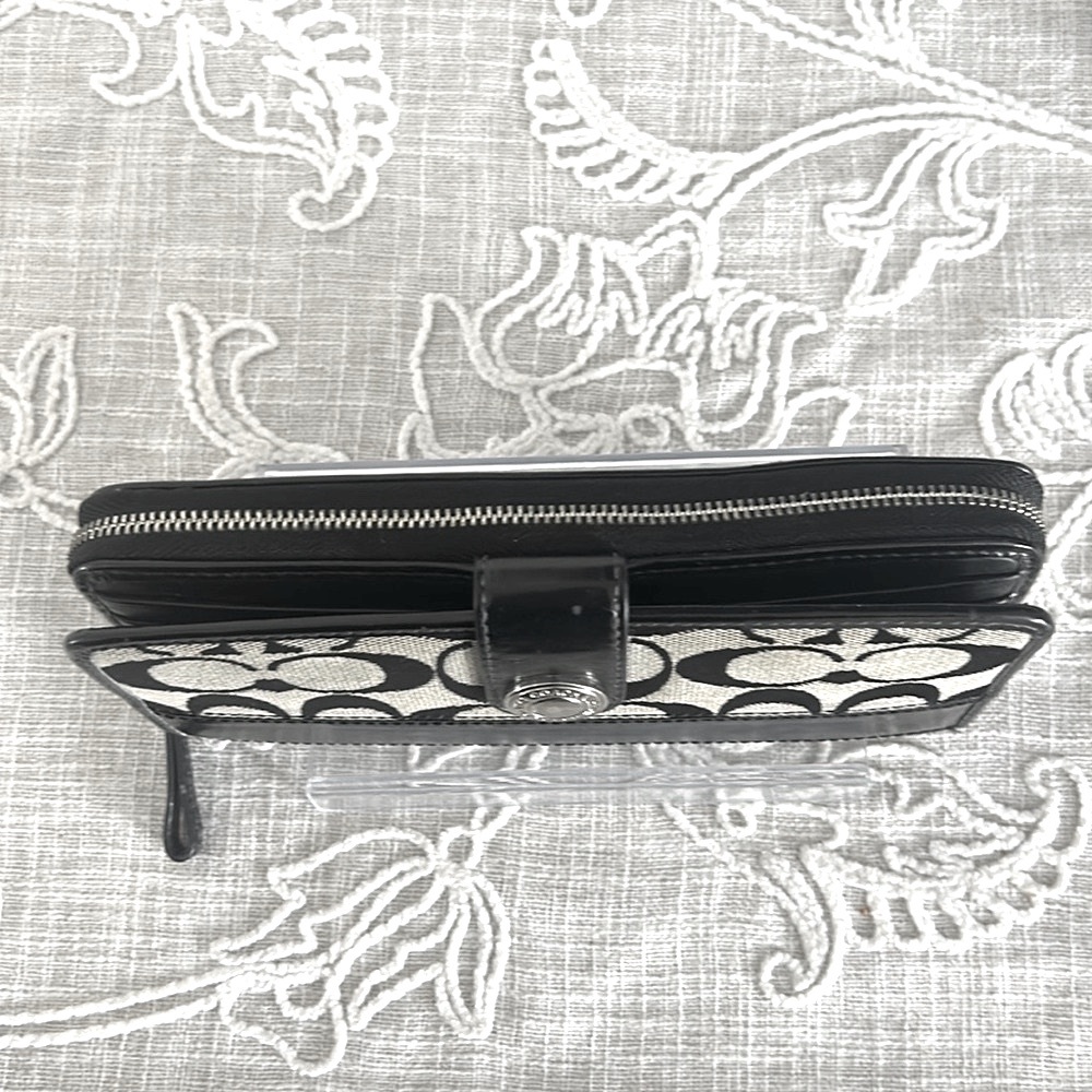 Coach Legacy Signature Stripe Jacquard Accordion Zip Wallet #41631 - Picture 3 of 16